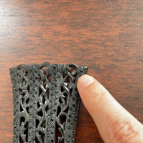 Vintage Mantilla Fan Comb with small black cut stones - Picture 7 of 7